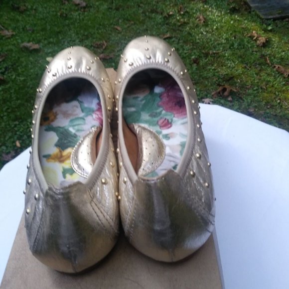 Born Women's Gold Stud Julianne - Picture 2 of 10